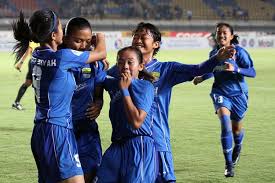 Persib putri diberikan kesempatan untuk menyaksikan pertandingan antara #persib bandung melawan #arema fc. Persib Bandung Juara Liga 1 Putri Pelatih Ucapkan Terima Kasih Halaman All Kompas Com