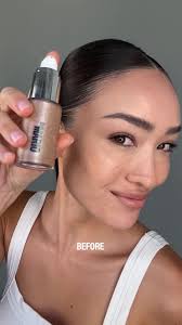 VACATION IN A BOTTLE ☀️ SoftSculpt® Bronzing & Shaping Serum creates a  soft, sun-kissed glow. Use your fingers to tap and blend into skin for an  even more natural bronze. Elizabeth wears shade ...