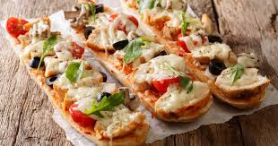 Recette Pizza Baguette A La Mozzarella En Video Recette Recette Pizza Recette Poulet Recette Reste Poulet