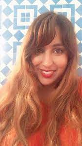 She is the younger sister of models salma ilyas and uzma ilyas. Aye Write Auf Twitter Just Announced Amna Saleem Aglasgowgirl Joins Mariam Khan Helloiammariam On 17 March They Talk About Mariam S New Book Itsnotabouttheburqa A Collection Of Essays By Muslim Women Including Amna S