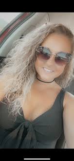 Ashley Ripka's Instagram, Twitter & Facebook