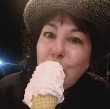 Hey all 🙂 Does anyone know what food/beverage/dessert options are  available in the igloos…besides hot chocolate 😆.