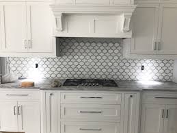 Kitchen Backsplash Ideas Arabesque White Thassos Carrara Carrera Marble Waterjet Mosaic Pattern Remo Diy Kitchen Backsplash Kitchen Design Kitchen Remodel