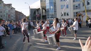 Meteretecu noi ateliere meteugreti creative naer liberi n acest an muzeul naional alcarpailor rsriteni organizeaz, cu ocaziazilelor sfntu gheorghe, o serie de activitiinteresante și în acest an muzeul național al carpaților răsăriteni organizează, cu ocazia zilelor sfântu gheorghe, o serie de activități. Barbarossa Samba Group Drums Street Show Sfantu Gheorghe Covasna 2018 Youtube