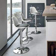 Stoccolma Lo Sgabello Stoccolma Ha Un Design Moderno Ed E Molto Comodo Soprattutto Grazie Allo Schienale E Alla Sedu Sgabelli Cucina Sgabelli Arredamento Casa