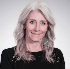 Dreaming of buying a rural property? 🌳🏡 Before you make the move, here  are 3 key considerations to keep in mind. From land maintenance to  utilities,...