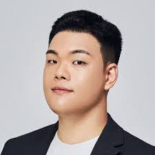 Nathaniel Ming's Instagram, Twitter & Facebook