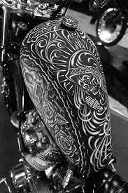 This sturdy and stylish bike stuns its other awesome features include a multiplate wet clutch that provides durability, new viscous air filters and a massive fuel tank capacity of 12.5. Moto Lady Bike Tank Motorcycle Tank Pinstripe Art
