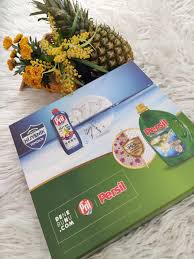 Herkese merhaba bugün dene bunu aralık kutusunu açtım. Dene Bunu Persil Pril Kutusu Makyaj Diyari