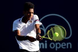 feliks oʒe aljasim;4 born august 8, 2000) is a canadian professional tennis player. Atp Miami Felix Auger Aliassime Kippt Aus Den Latschen Und Erreicht Die Top 50 Tennisnet Com