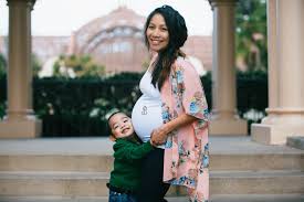How much a surrogate charges can vary a great deal, depending on where she lives, what her needs are and whether she works independently or through an agency that serves as a broker for such a service. How Much Pay Does A Surrogate Mother Earn Haven Life