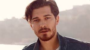 Çağatay ulusoy, 23 eylül 1990 bakırköy, i̇stanbul doğumlu oyuncu. Cagatay Ulusoy Yeni Projesiyle Ekranlara Donuyor Iste Ilk Detaylar Log