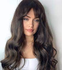 Lisci, mossi, con riga centrale, alla pari o scalati, i tagli lunghi propongono sempre moltissime varianti tra cui scegliere per delle . Tagli Capelli Lunghi 2021 Idee Di Styling Per Le Long Hair