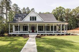 See more ideas about southern living homes, southern living, farmhouse renovation. Https Flic Kr P Hfzyhp Southern Living Farmhouse Revival Plan No 1821 Black And White Farmhouse By Ga House Plans Farmhouse House Exterior Farmhouse Plans
