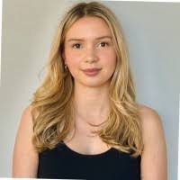 Meredith Powers's Instagram, Twitter & Facebook