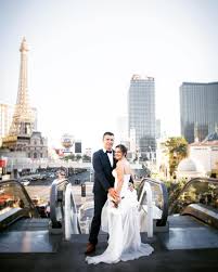 Beautiful Location On The Strip Las Vegas Wedding Photographer Www Sarabutlerphotograp Las Vegas Weddings Las Vegas Wedding Photographers Vegas Wedding