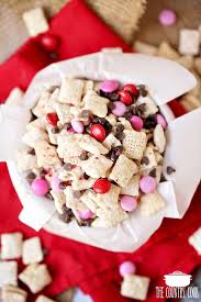 Sweet chex mix recipes for your next party. Valentine S Day Muddy Buddy Chex Mix The Country Cook