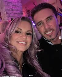 Kerry Mcfadden's Instagram, Twitter & Facebook