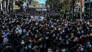 Ανεξάρτητη γυναικάρα που έρχεται σε 'σένα. 8essalonikh Twra Nea Foithtikh Poreia Kata Toy Nomoy Keramews
