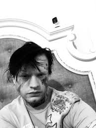 Good morning all. I'm looking for more snail mail penpals. I'm 39,  divorcee, 2 children. Live in Little Rock, Arkansas. Into cooking,  succulents and air plants, movies/TV, and crafts. Any age and