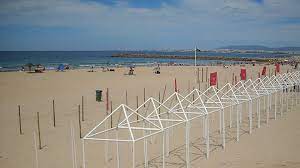 A praia do castelo, situada na famosa costa da caparica, é conhecida por ser frequentada por muita juventude e, nos meses de verão, por diversas crianças e jovens em colónias de férias. Costa De Caparica Praias Da Vila Www Visitportugal Com