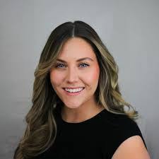 Eliza Payne's Instagram, Twitter & Facebook