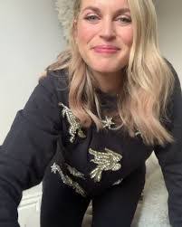 Elaine Twomey's Instagram, Twitter & Facebook