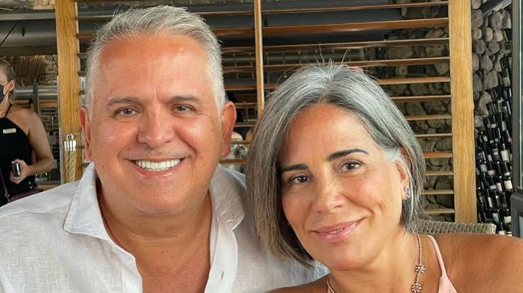 Gloria Pires resgata clique antigo com o marido, Orlando Morais: ''Direto do túnel do tempo'' - CARAS Brasil