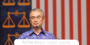 Dalam praktek pembangunan di banyak negara, setidaknya pada tahap awal pembangunan umumnya berfokus pada peningkatan produksi. Pak Lah Pemimpin Yang Bermoral Tinggi Dan Berintegriti Sempena Hari Jadi Ke 81 Tun Abdullah Ahmad Badawi Bebasnews