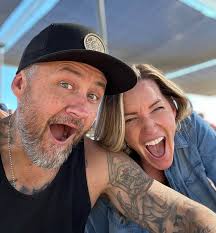 LOOKING FOR SOMEONE TO BE IN ONE OF MY UPCOMING VIDEOS ABOUT HAIR COLOR.  I'm looking for a model I can use in an upcoming video for my "UTube"  channel. Comment below