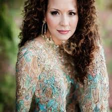 Charlotte Grimm's Instagram, Twitter & Facebook