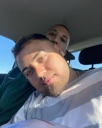 Falling in love with this little life of ours. 💫