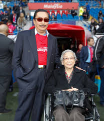 From wikimedia commons, the free media repository. Cardiff City Fc On Twitter Statement From Tan Sri Vincent Tan Gt Gt Gt Http T Co Ujml7umkfl Http T Co Umtkswrlym Twitter