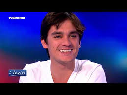 Il est en effet à l'affiche du film jeunesse dorée en salles depuis le 16 janvier dernier. Alain Fabien Delon Babelio