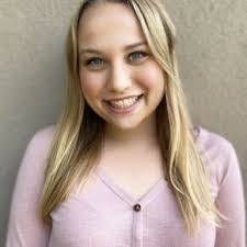 Danielle Edmonds's Instagram, Twitter & Facebook