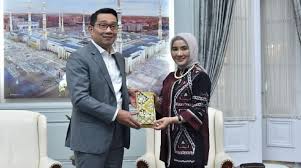 Ledakan dan kebakaran yang terjadi di kilang pertanina ru 6 balongan, kabupaten indramayu, jawa barat diduga karena sebelumnya adanya rembesan dan bocoran di tangki kilang. Tahun Depan Pertamina Bangun Pabrik Petrokimia Di Balongan Bisnis Tempo Co