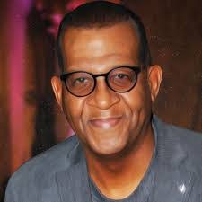 Oliver Wells's Instagram, Twitter & Facebook