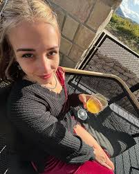 Danielle Denny (@danielle.r0ze) • Instagram photos and videos