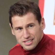 Born 29 january 1990) is a polish professional footballer who plays for lokomotiv moscow and the poland national team as a defensive midfielder. Grzegorz Krychowiak Bio Family Trivia Famous Birthdays