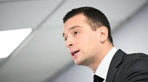 Barbara Olivier-Zandronis de RCI Guadeloupe claque la porte en citant  Albert Londres