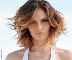 Un inno alla chioma naturale e un. Taglio Capelli Medi Mossi Donna 2018
