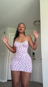 Very sexy ebony loves thirst trapping - Porn - EroMe