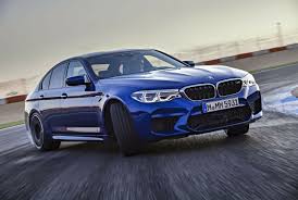 Bmw made a 400 units special edition for its debut of the f90 m5 with an individual frozen dark red metallic color with an individual smoke white interior and an individual piano black wood trim with a 1/400 inscription right below the idrive control knob. Bmw M5 2018 F90 Im Test Fahrbericht Technische Daten