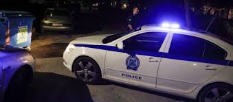 H υπόθεση της 18χρονης κοπέλας που βρήκε το σθένος να καταγγείλει τους κακοποιητές της. Hlioypolh Ston Eisaggelea O Astynomikos Poy E3edide Thn 18xronh Mazi Kai O Pateras Ths Pronews
