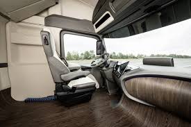 Mercedes Future Truck 2025 Cockpit Jpg 1600 1065