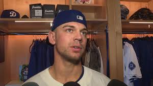 Tommy Edman talks with Kirsten Watson ahead of tonight's series finale with  the Phillies.