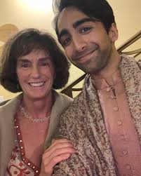 Expensive tour guide Shubham Saraf in LA for Shantaram premiere  @appletvplus #shantaram @gdr_shantaram