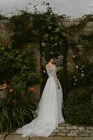 Just in time for the great gatsby party, we've compiled five beautiful great gatsby inspired wedding dresses from maggie sottero and sottero and midgley. 1920 S Wedding Dresses Vintage Designs With Added Gatsby Glam Confetti