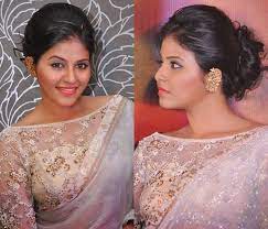 31 Indian Hairstyles For Round Face Girls To Rock With Saree Keep Me Stylish Hairstyles For Round Faces Traditional Hairstyle Saree Hairstyles