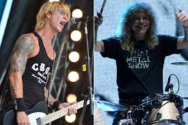 Formed in 1985, the group originally consisted of vocalist axl rose, lead guitarist tracii guns, rhythm guitarist izzy stradlin. Former Guns N Roses Members Duff Mckagan Steven Adler Perform Together In Japan